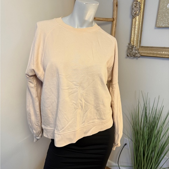 Saks Fifth Avenue Tops - Saks Fifth Avenue Cream Pullover Crewneck Sweatshirt Women’s Size XS